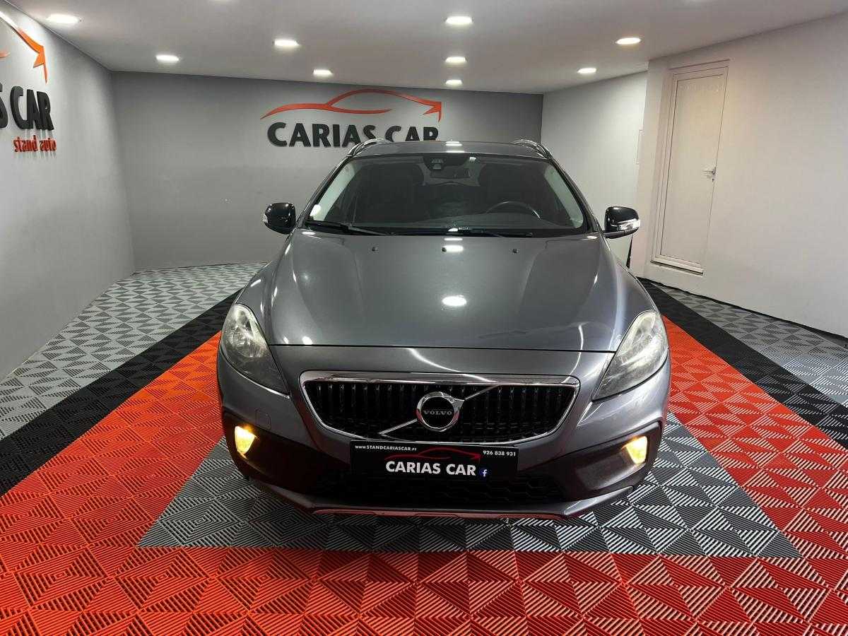 volvo-v40-cross-country-2016-diesel-1969cc