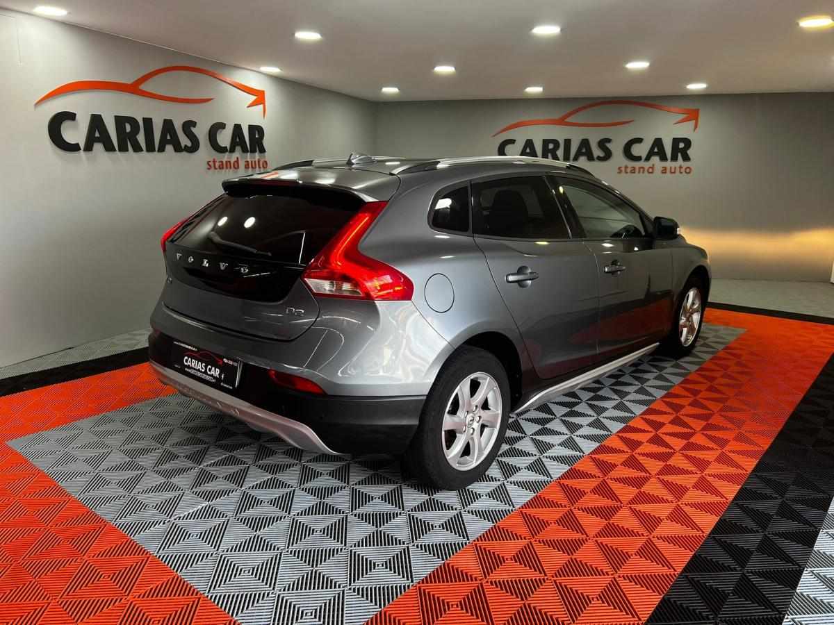 volvo-v40-cross-country-2016-diesel-1969cc