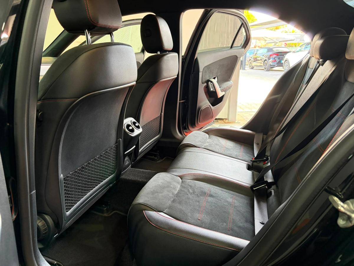 mercedes-benz-classe-a-2022-hibrido-a-gasolina-1332cc