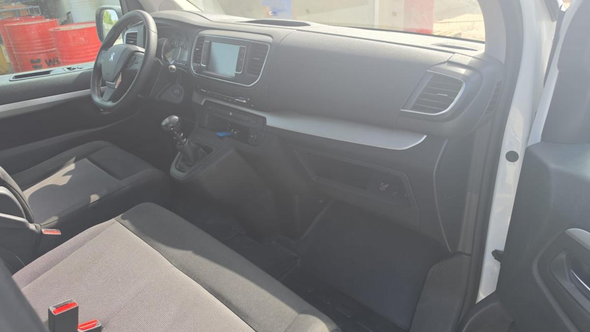 peugeot-traveller-2018-diesel-1499cc