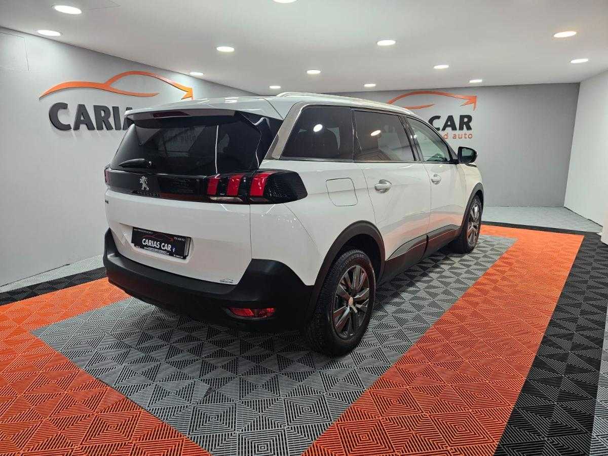 peugeot-5008-2018-diesel-1499cc
