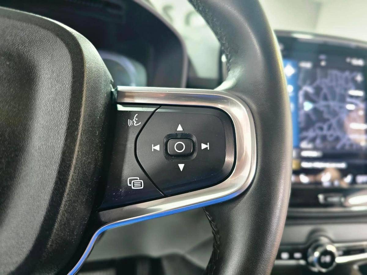 volvo-xc40-2023-hibrido-a-gasolina-1477cc