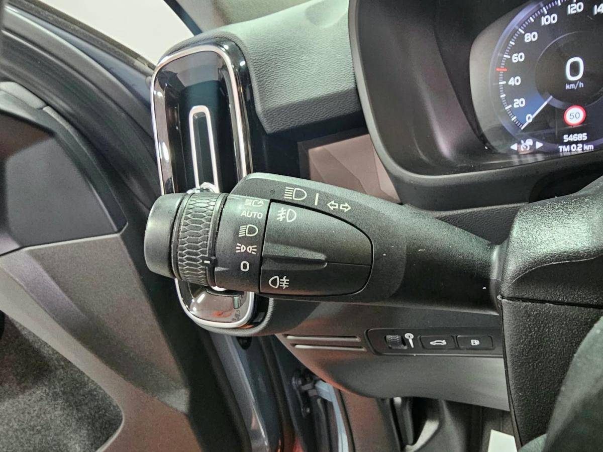 volvo-xc40-2023-hibrido-a-gasolina-1477cc