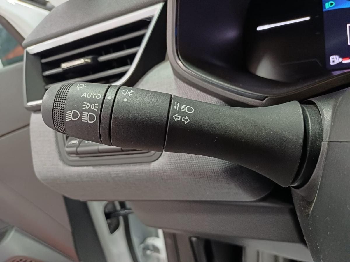 mitsubishi-colt-2024-gasolina-999cc