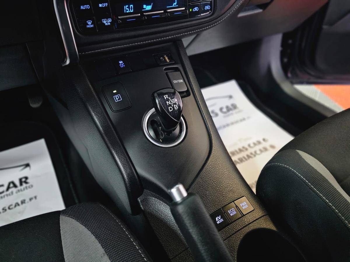 toyota-auris-2016-hibrido-a-gasolina-1798cc