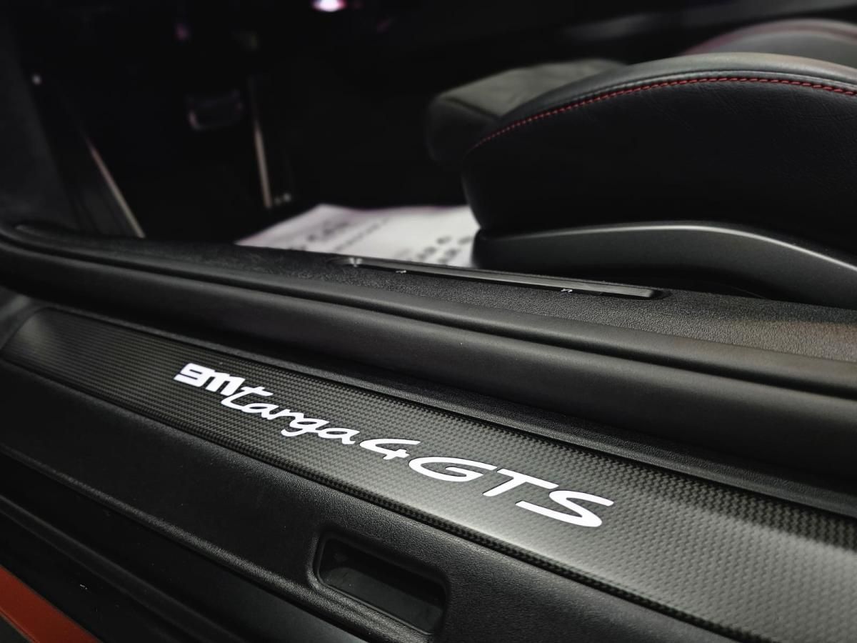 porsche-911-2024-gasolina-992cc