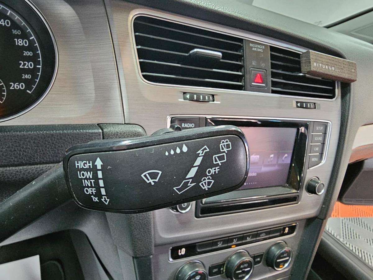 volkswagen-golf-variant-2014-diesel-1598cc
