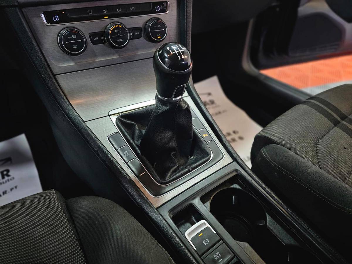 volkswagen-golf-variant-2014-diesel-1598cc