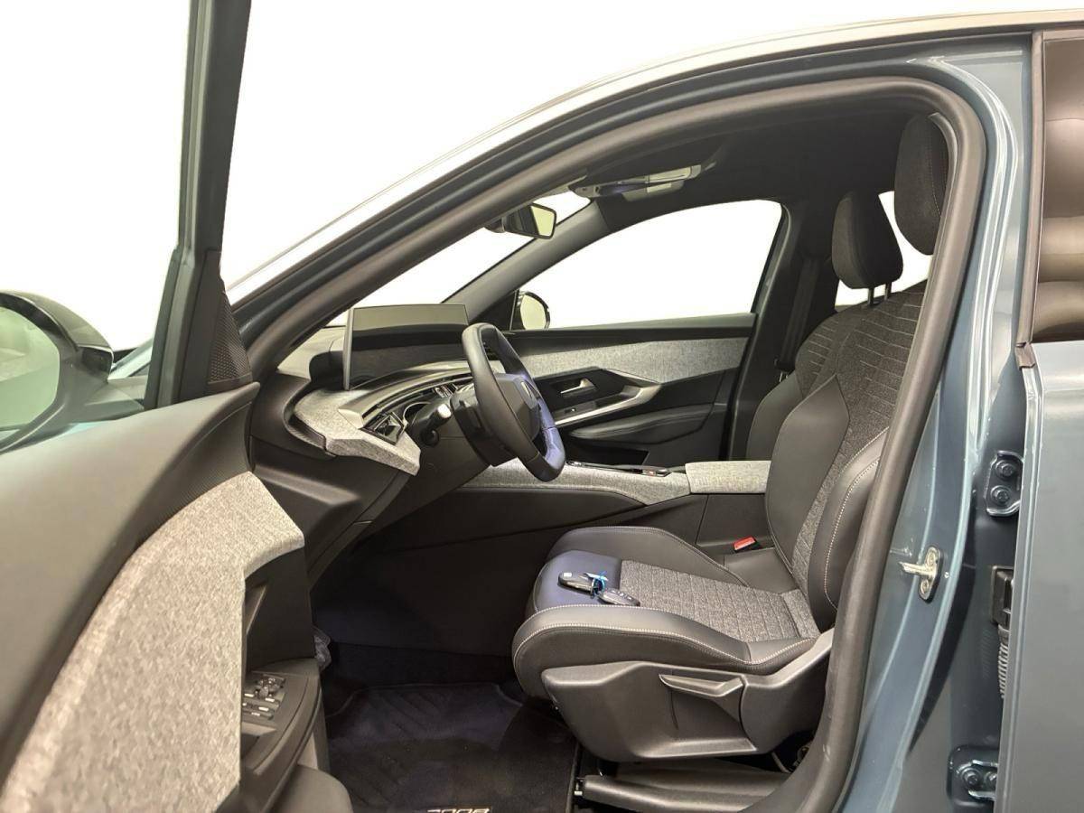 peugeot-e-3008-2025-eletrico-0cc