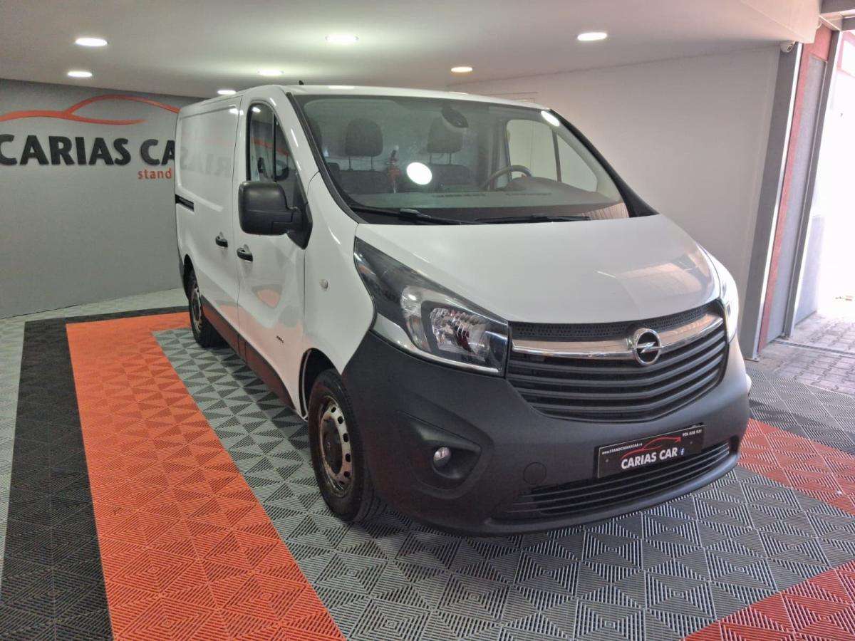 opel-vivaro-2018-diesel-1598cc