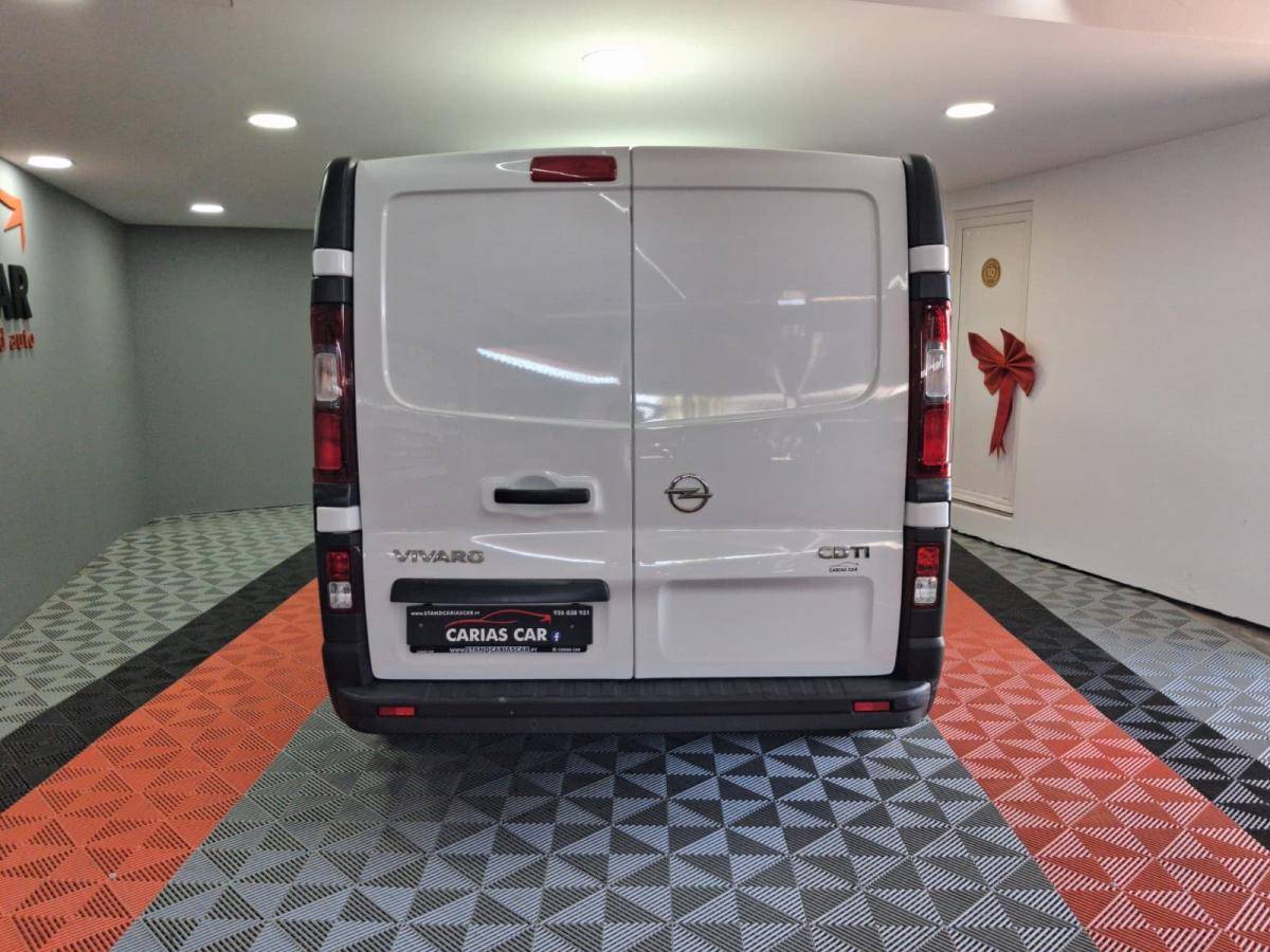 opel-vivaro-2018-diesel-1598cc