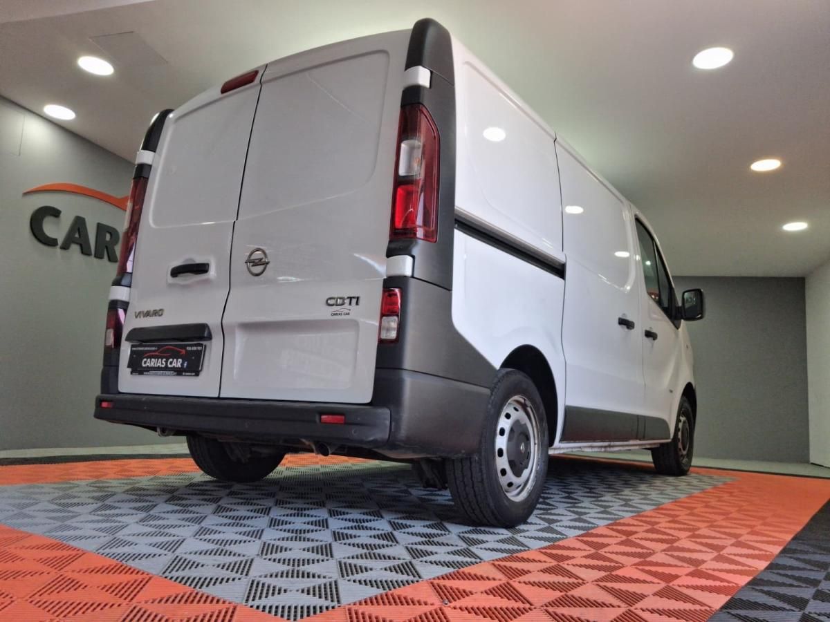 opel-vivaro-2018-diesel-1598cc