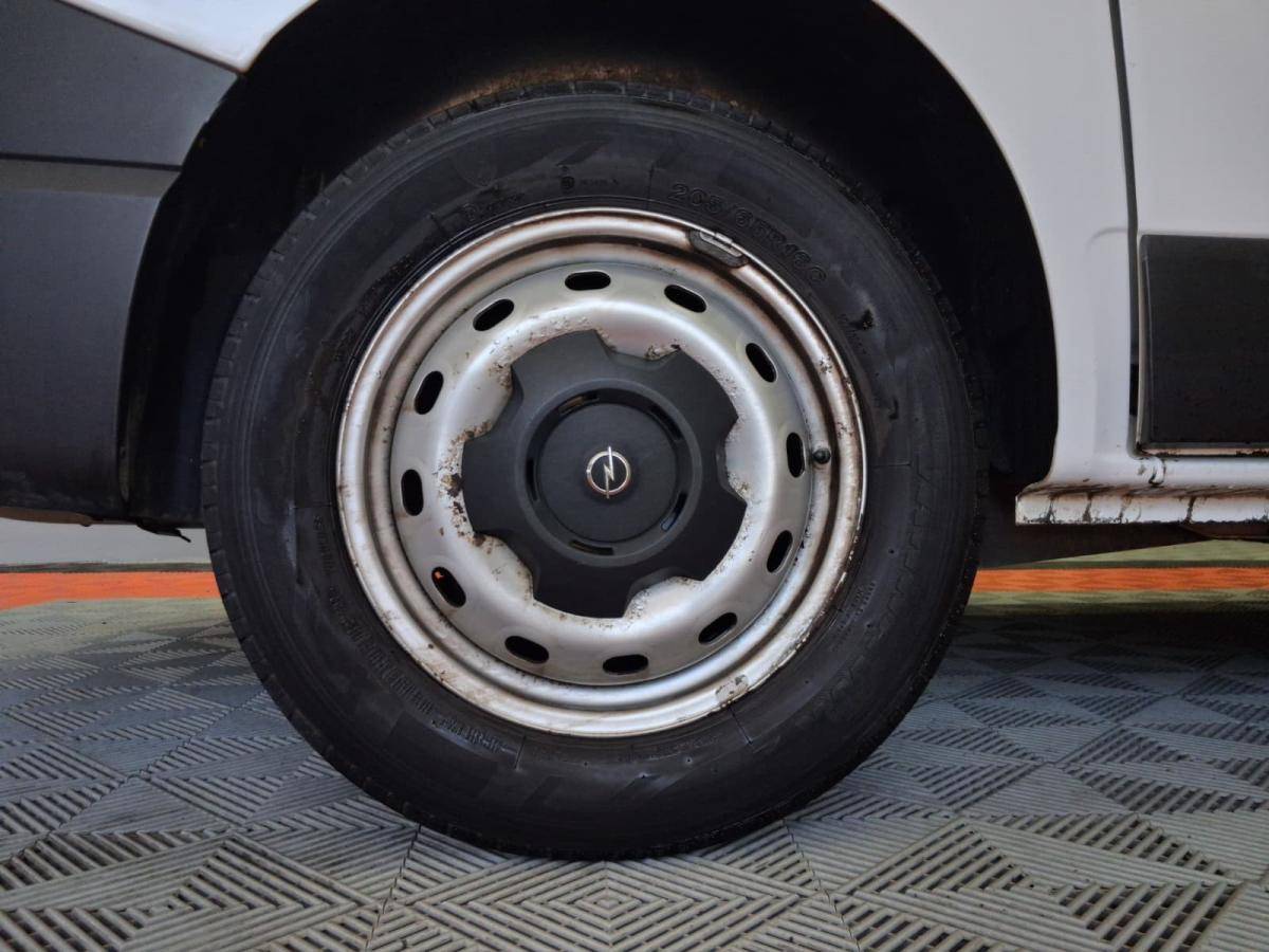 opel-vivaro-2018-diesel-1598cc