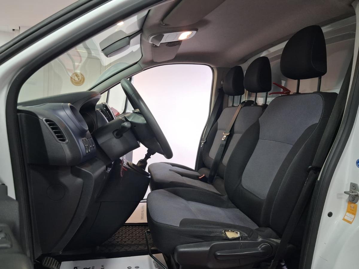 opel-vivaro-2018-diesel-1598cc