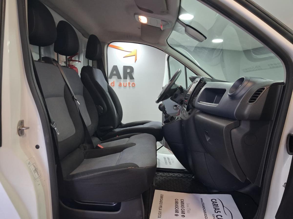 opel-vivaro-2018-diesel-1598cc