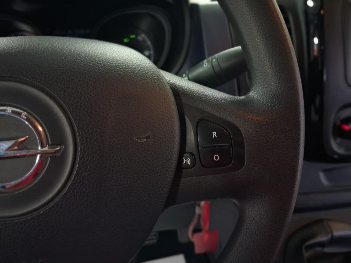 opel-vivaro-2018-diesel-1598cc