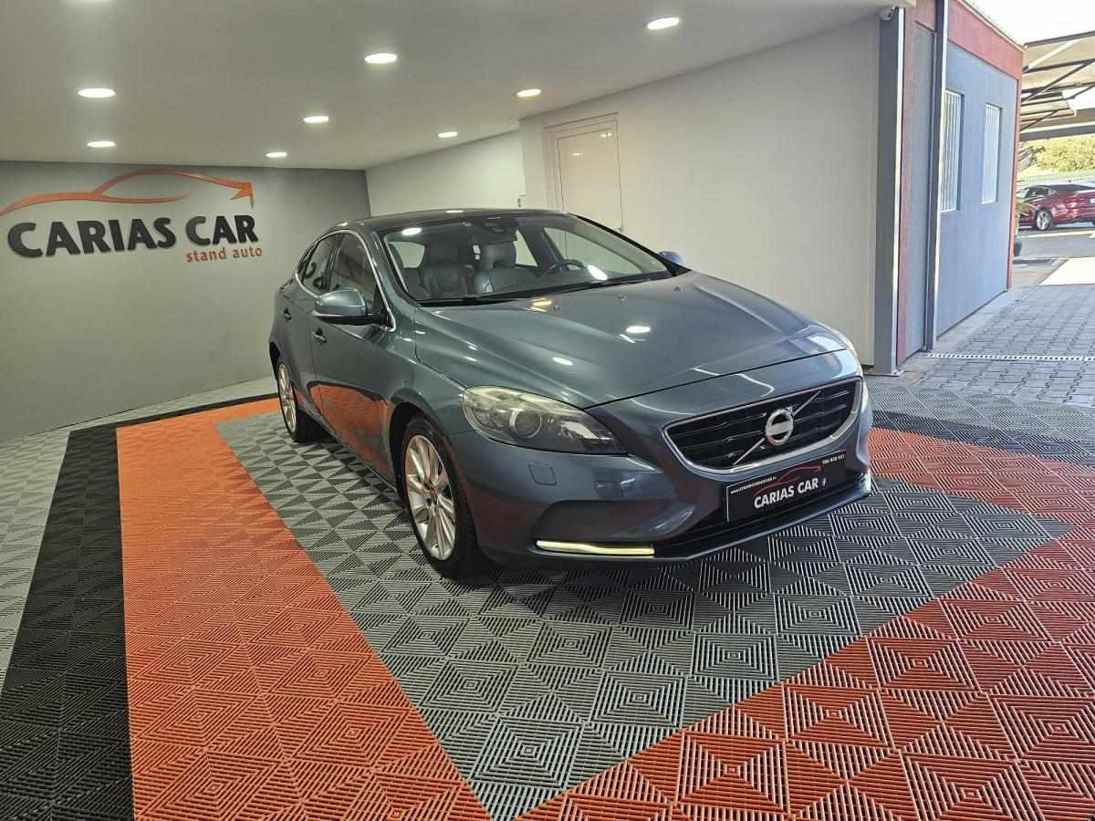 volvo-v40-2014-diesel-1560cc