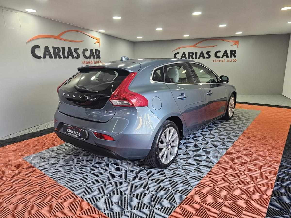 volvo-v40-2014-diesel-1560cc
