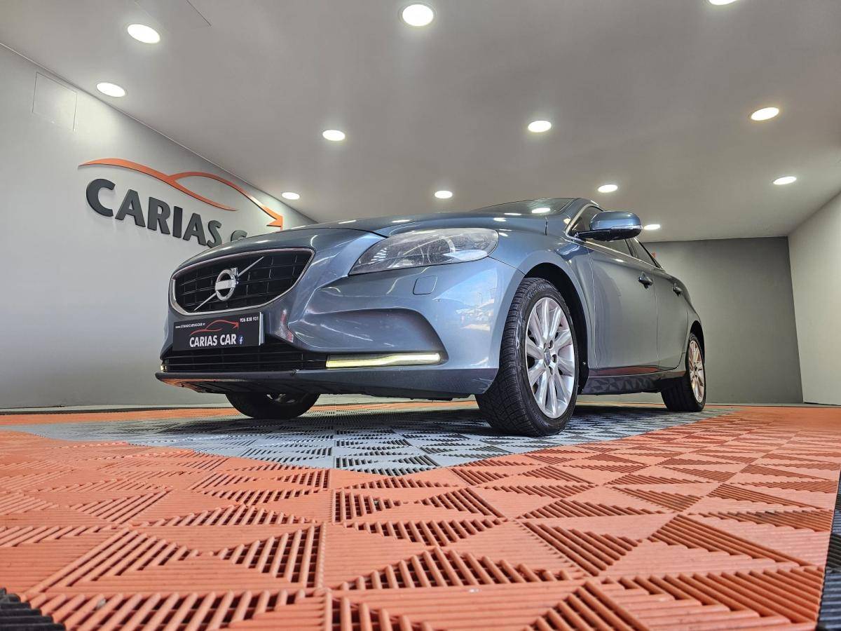 volvo-v40-2014-diesel-1560cc