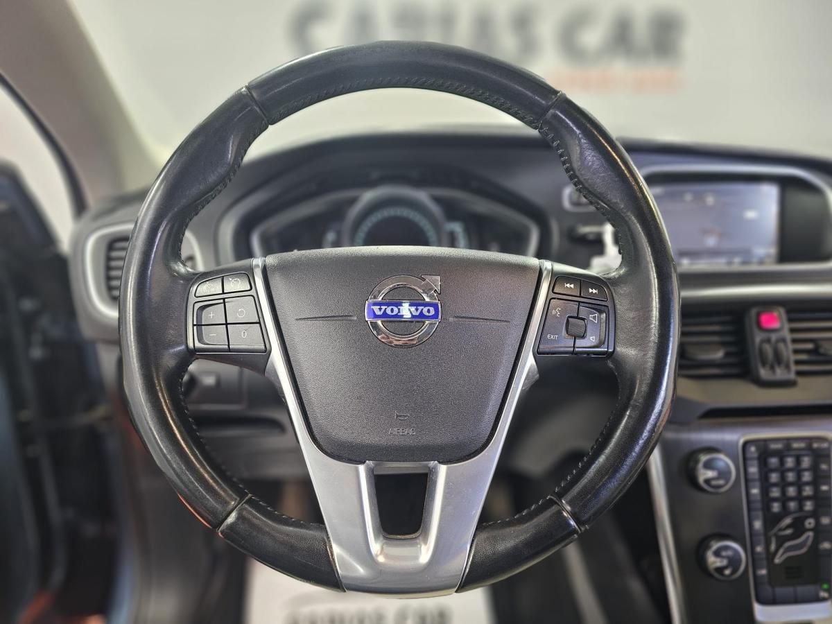 volvo-v40-2014-diesel-1560cc