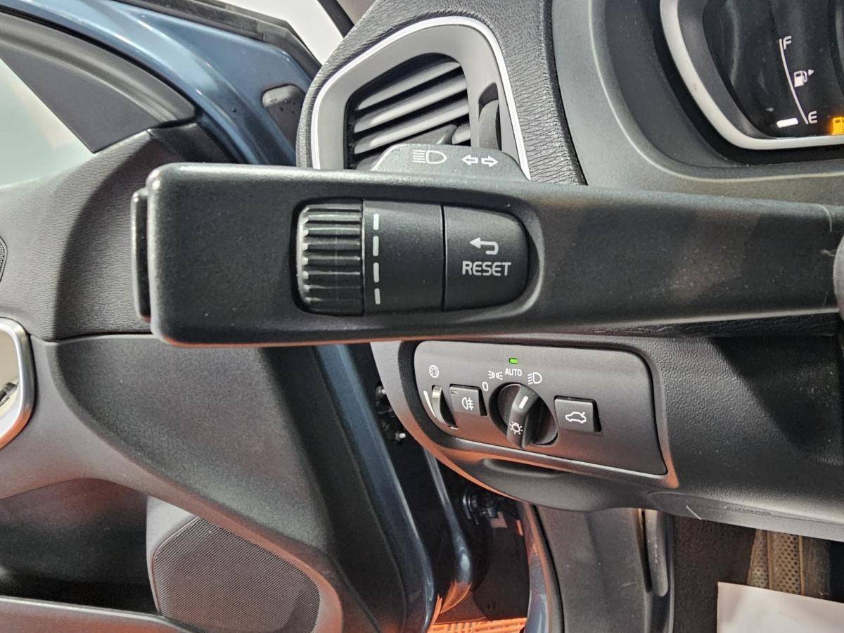 volvo-v40-2014-diesel-1560cc