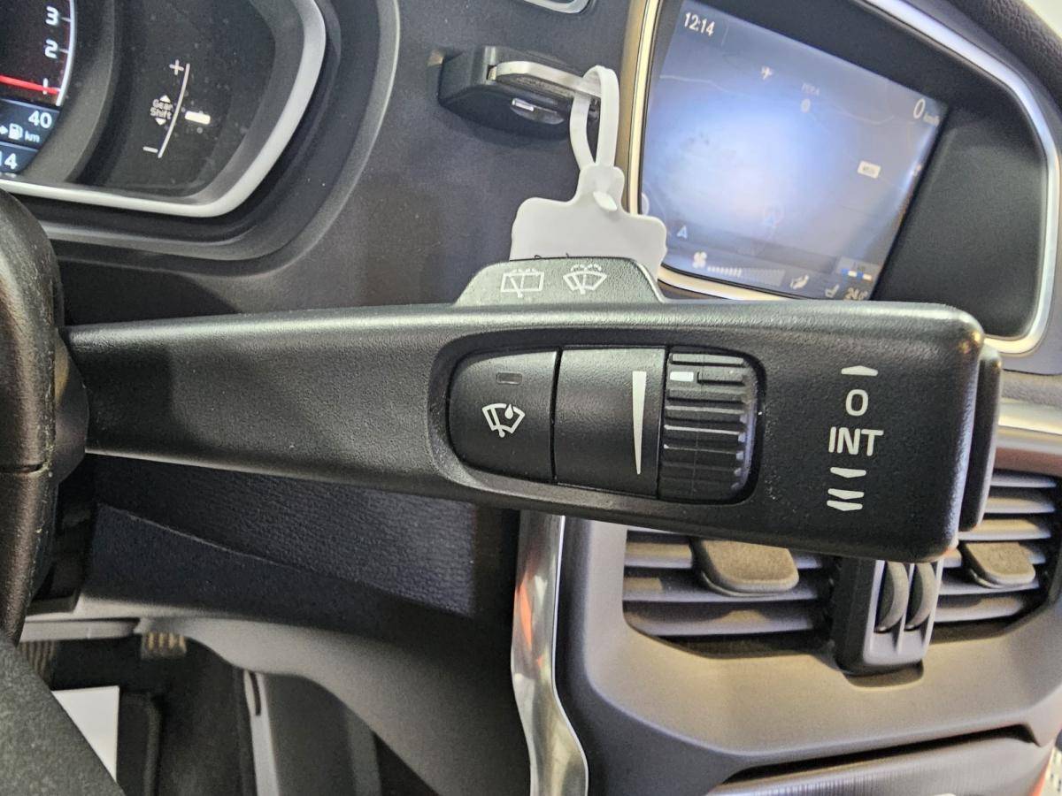 volvo-v40-2014-diesel-1560cc