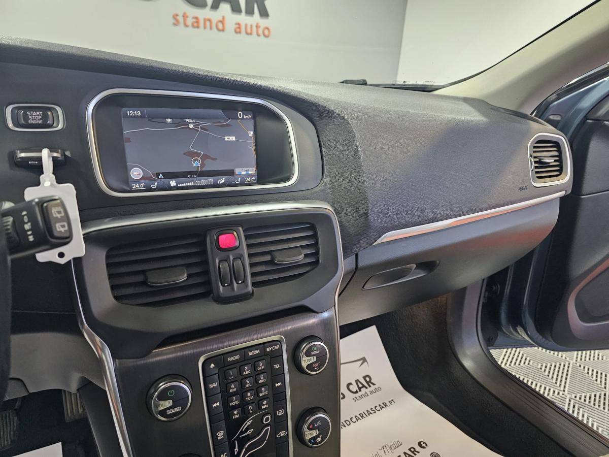 volvo-v40-2014-diesel-1560cc