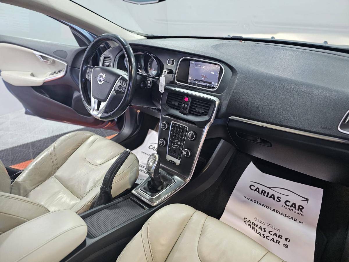 volvo-v40-2014-diesel-1560cc