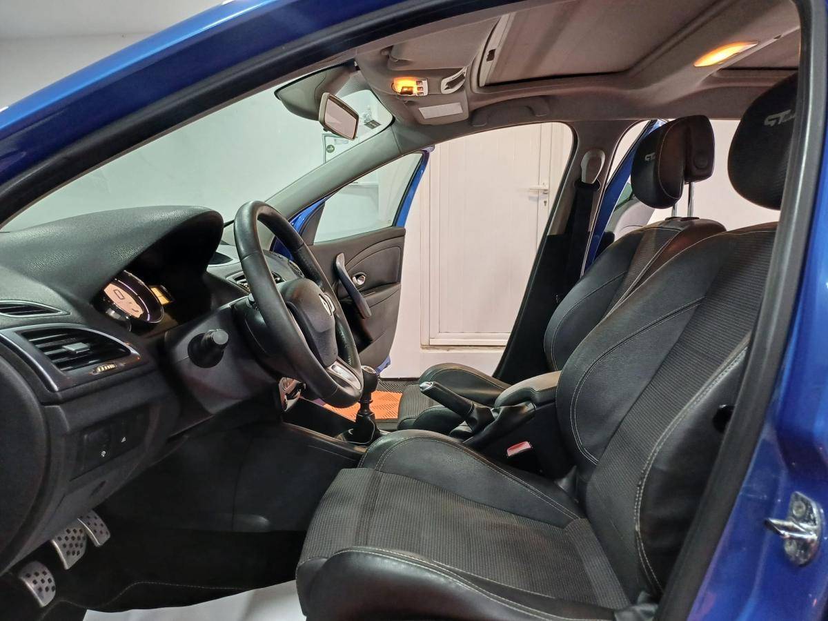 renault-megane-sport-tourer-2011-diesel-1461cc