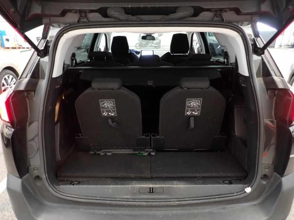 peugeot-5008-2018-diesel-1500cc
