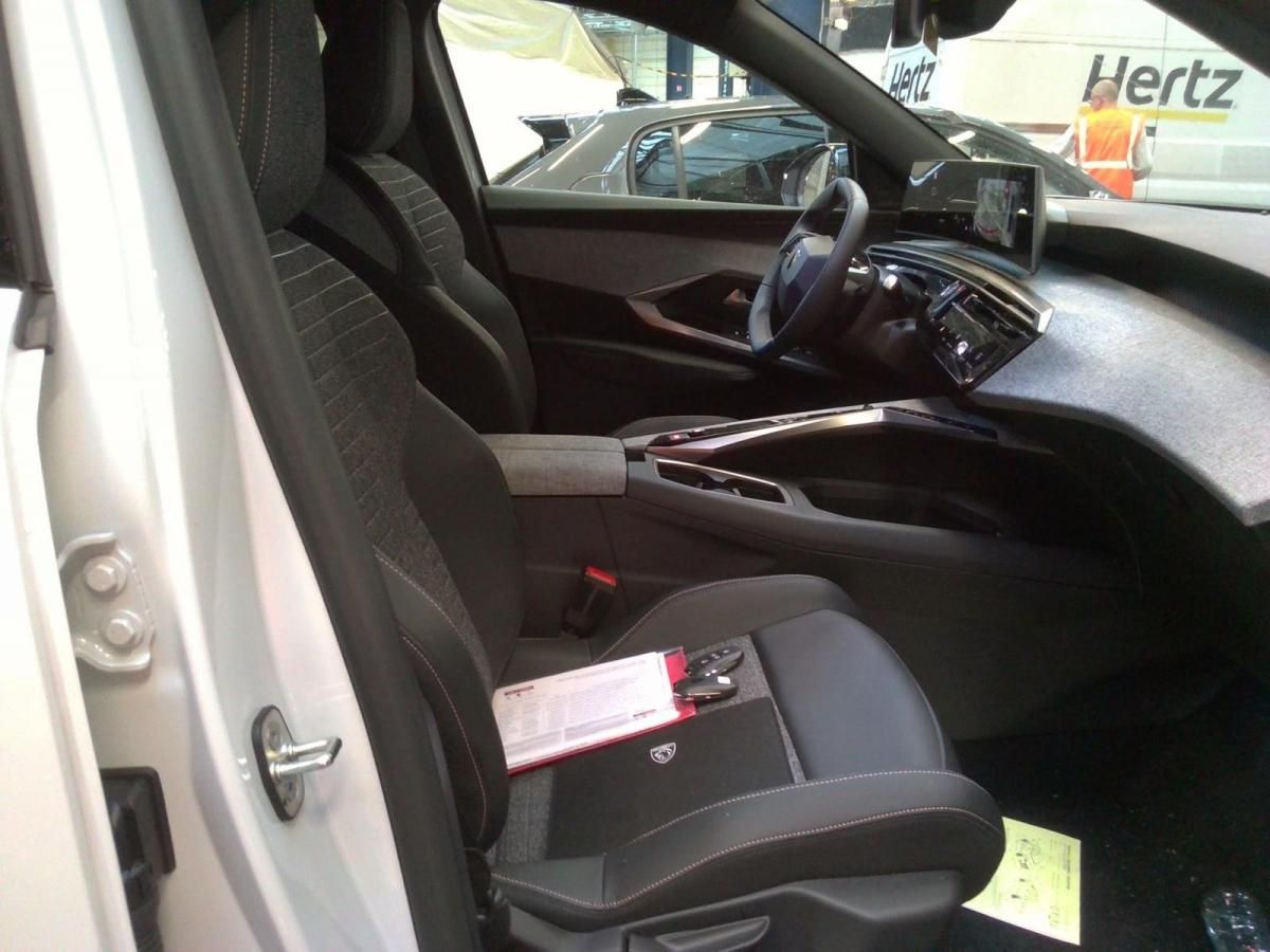 peugeot-5008-2025-gasolina-1199cc