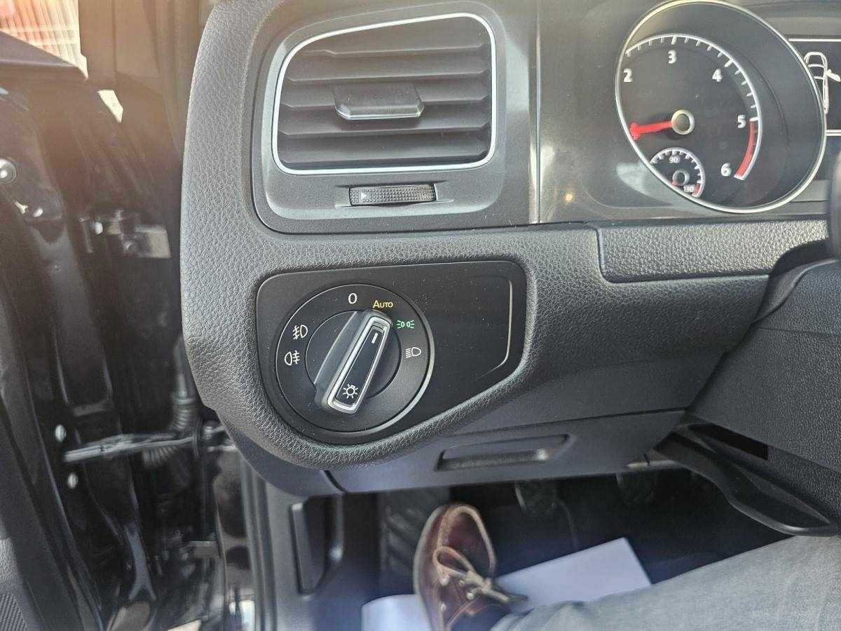 volkswagen-golf-2018-diesel-1598cc