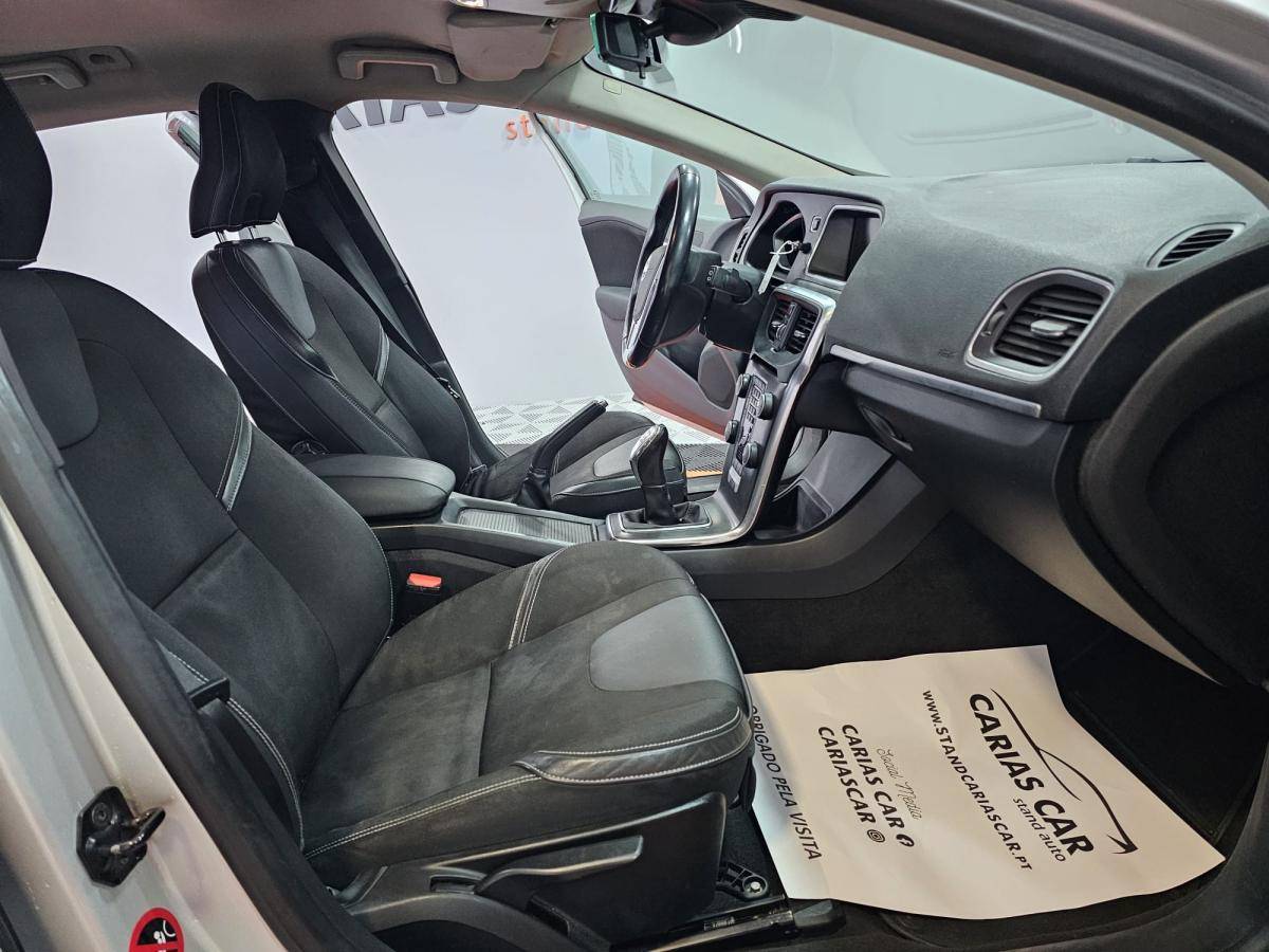 volvo-v40-2012-diesel-1560cc