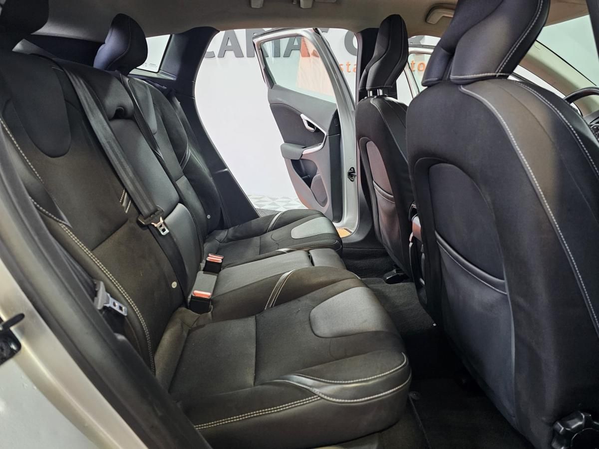 volvo-v40-2012-diesel-1560cc