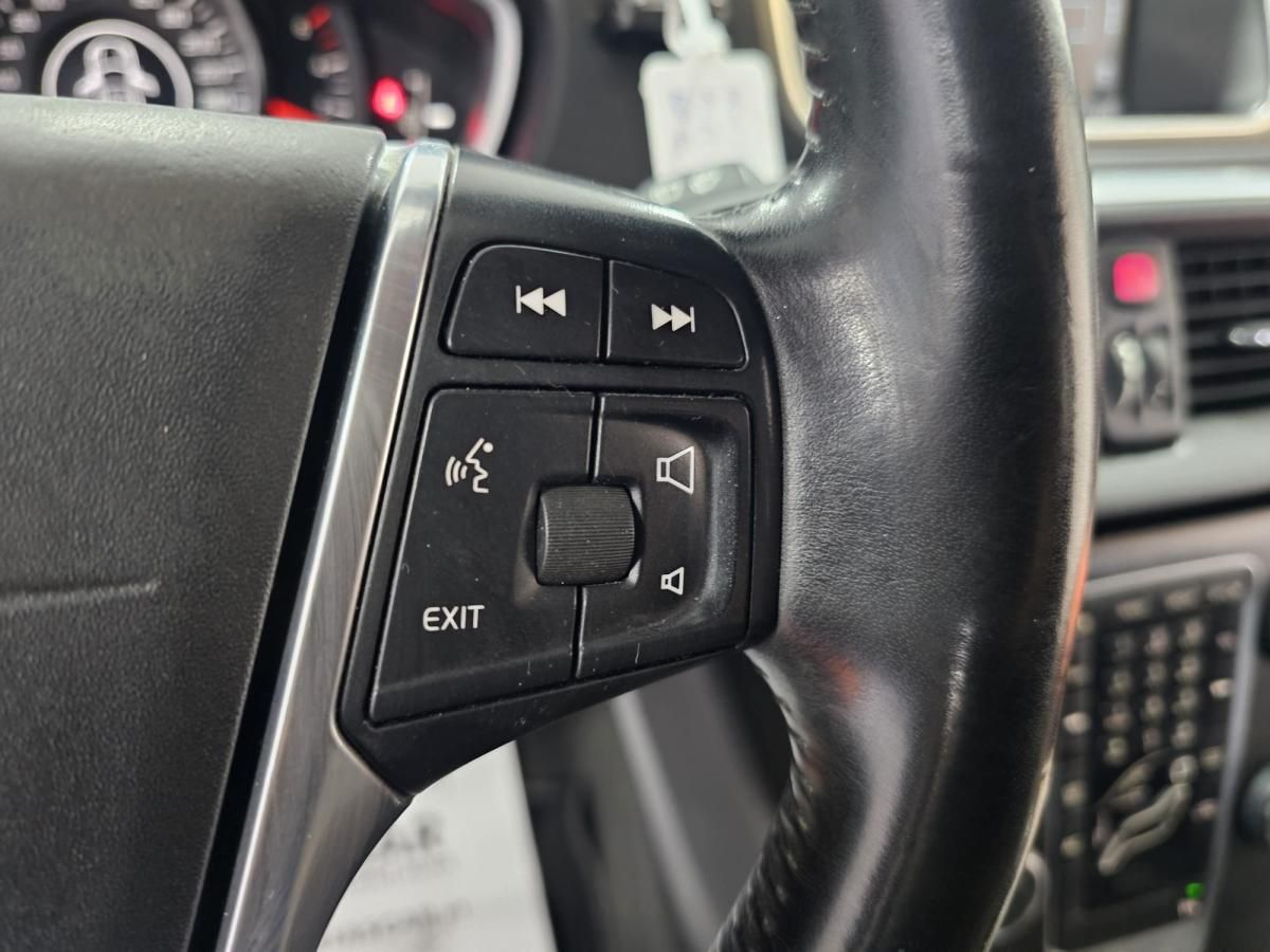 volvo-v40-2012-diesel-1560cc