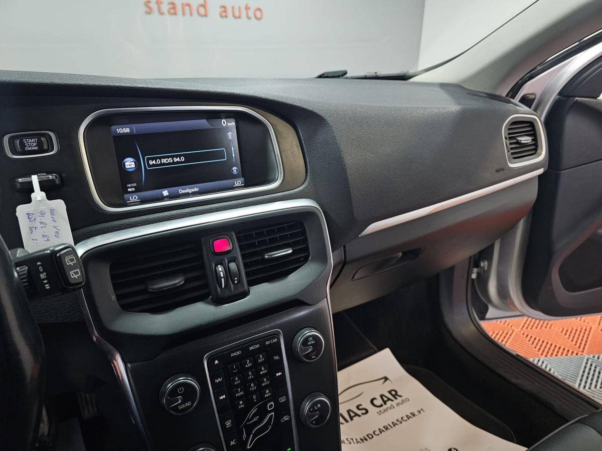 volvo-v40-2012-diesel-1560cc