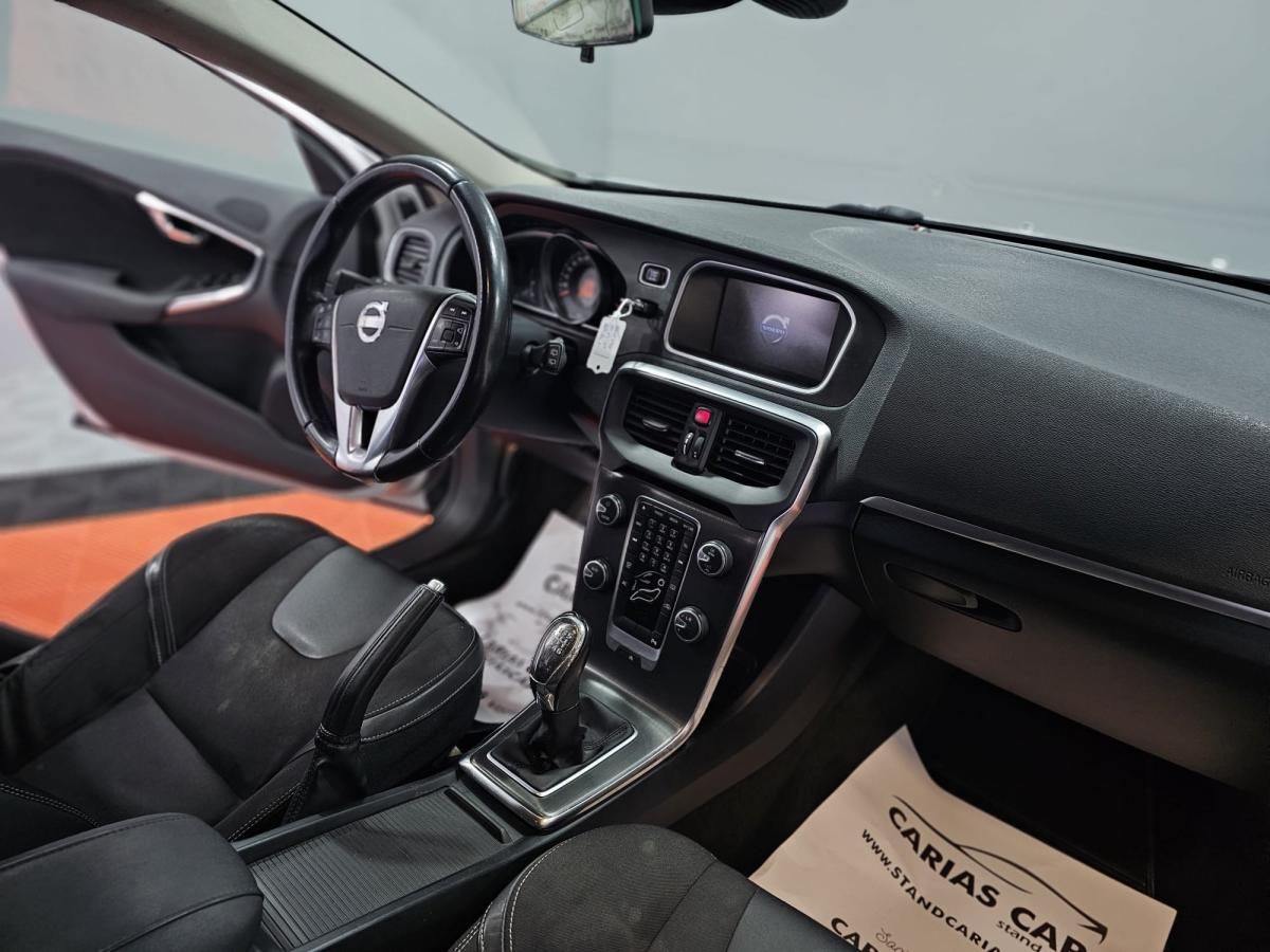 volvo-v40-2012-diesel-1560cc