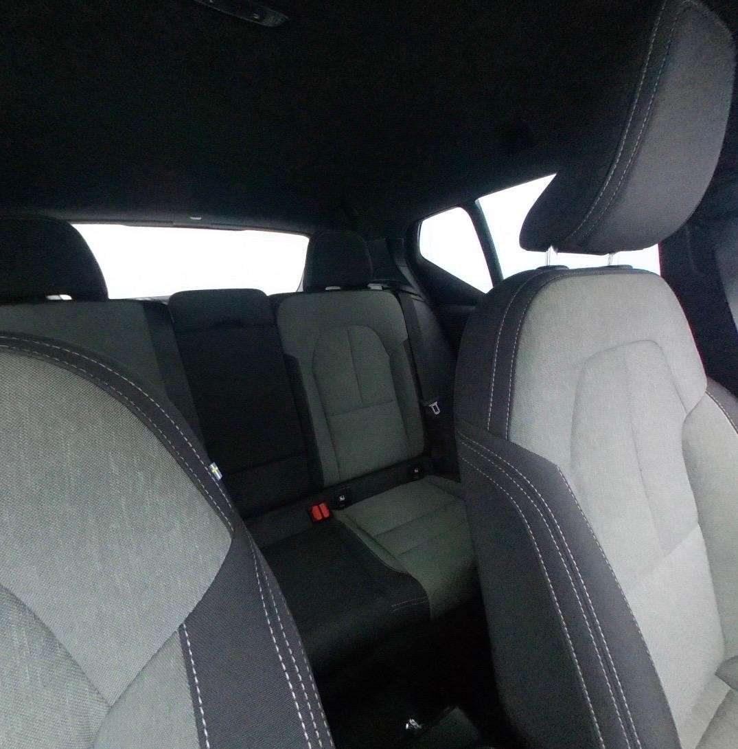 volvo-xc40-2022-hibrido-a-gasolina-1477cc