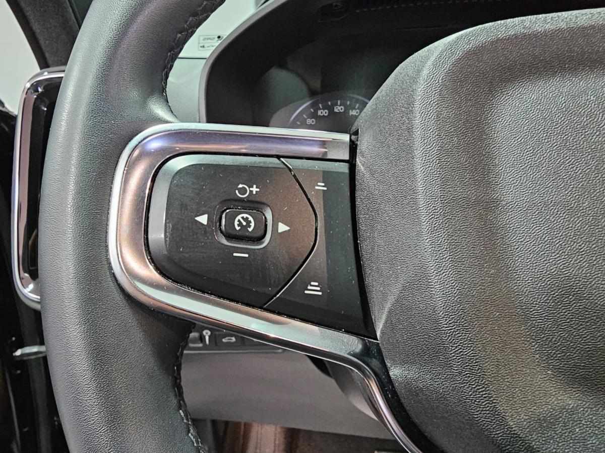 volvo-xc40-2022-hibrido-a-gasolina-1477cc