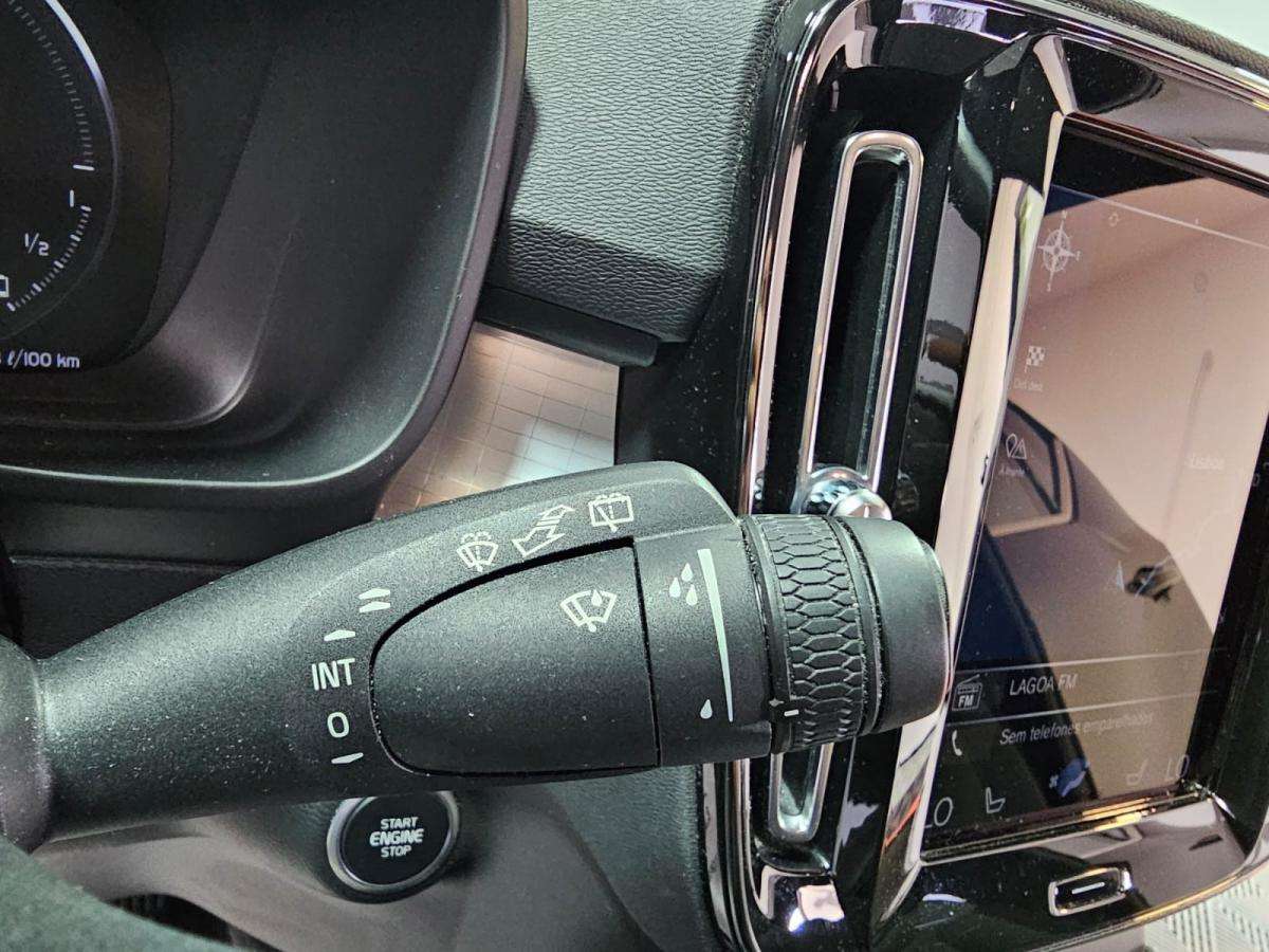 volvo-xc40-2022-hibrido-a-gasolina-1477cc