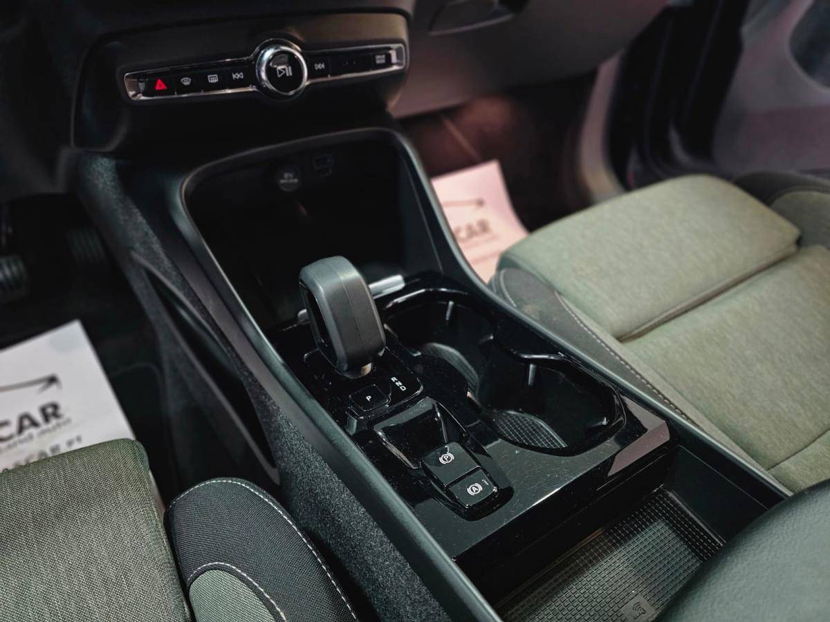 volvo-xc40-2022-hibrido-a-gasolina-1477cc