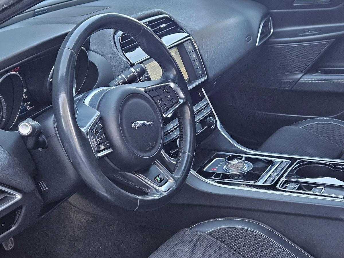 jaguar-xe-2016-diesel-1999cc