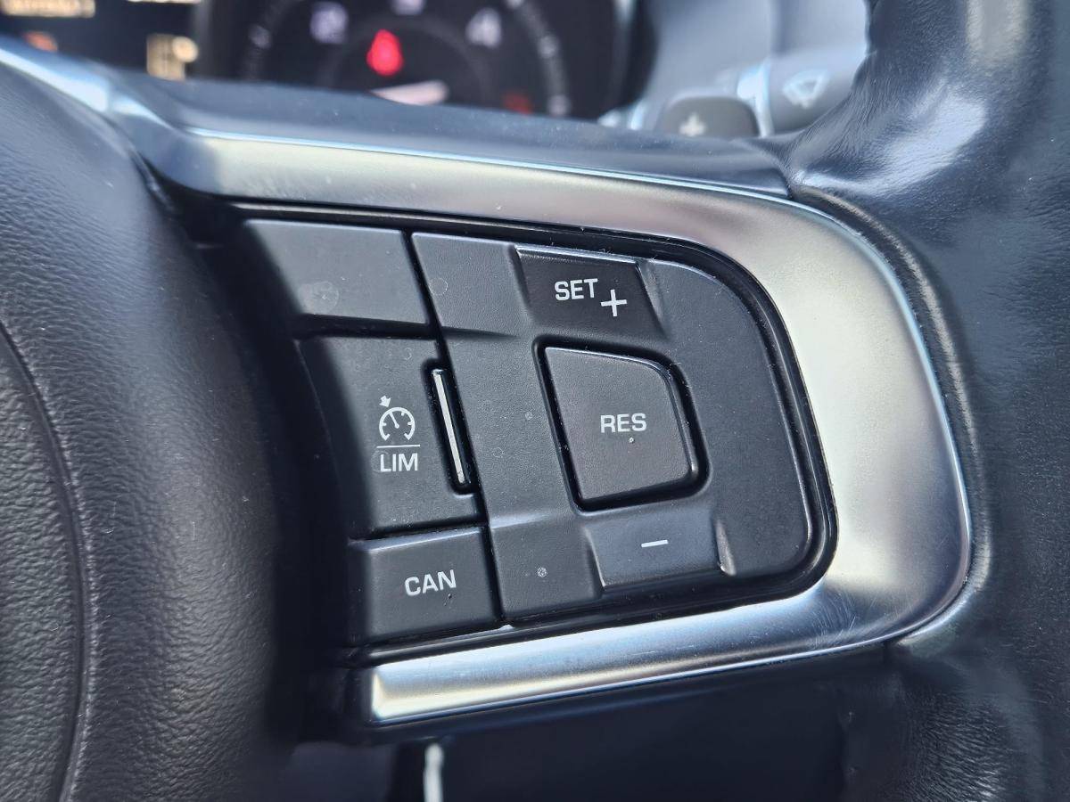 jaguar-xe-2016-diesel-1999cc