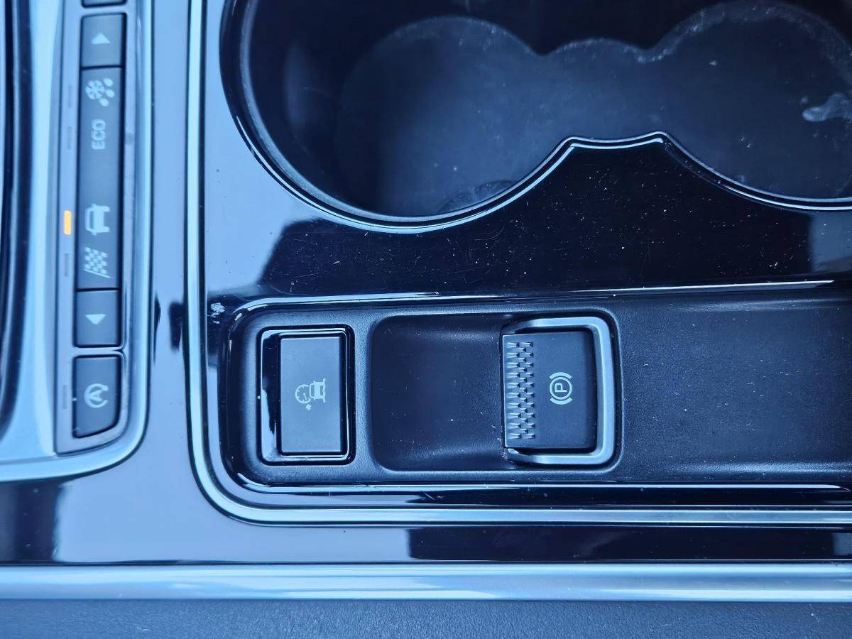 jaguar-xe-2016-diesel-1999cc