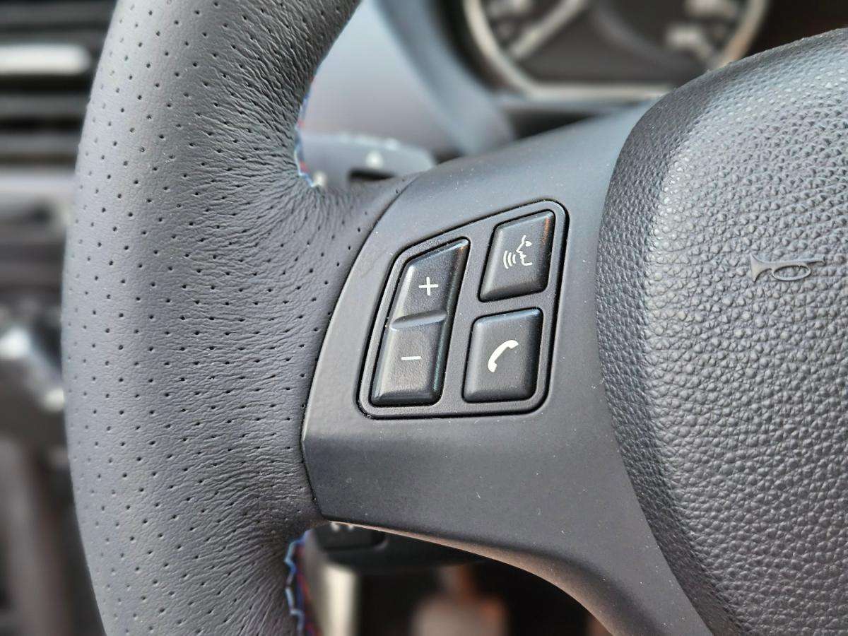 bmw-serie-1-2011-diesel-1995cc