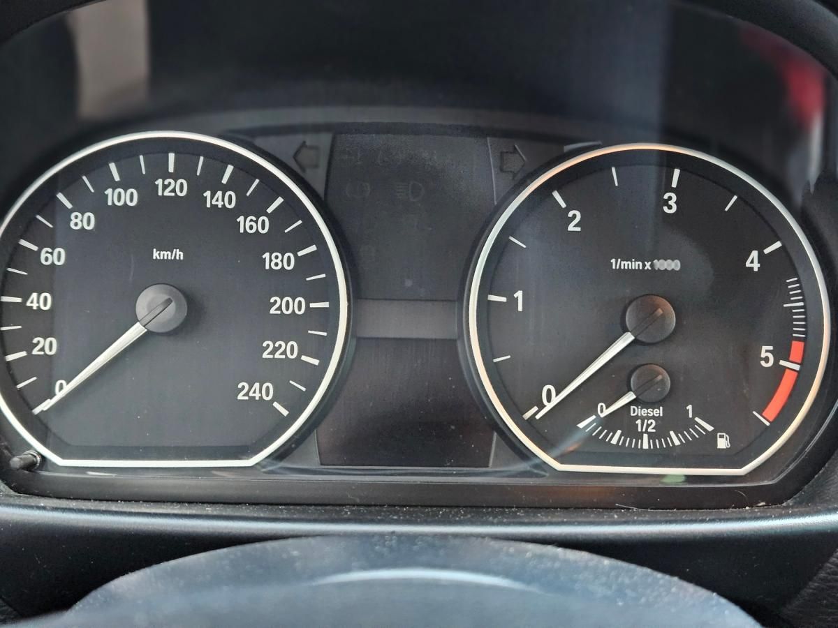 bmw-serie-1-2011-diesel-1995cc