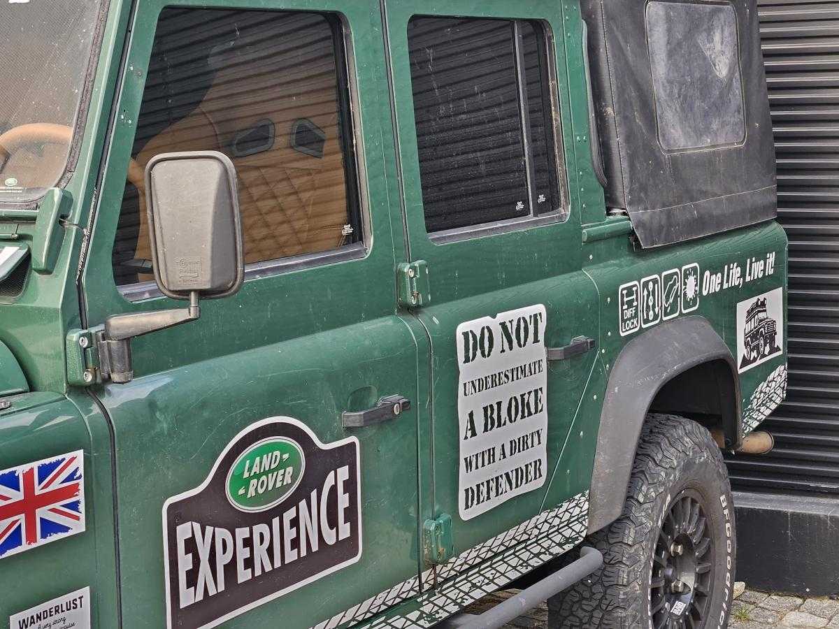 land-rover-defender-2004-diesel-2495cc