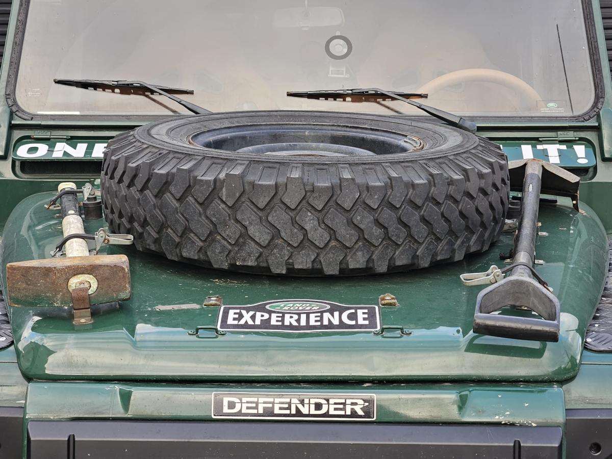land-rover-defender-2004-diesel-2495cc