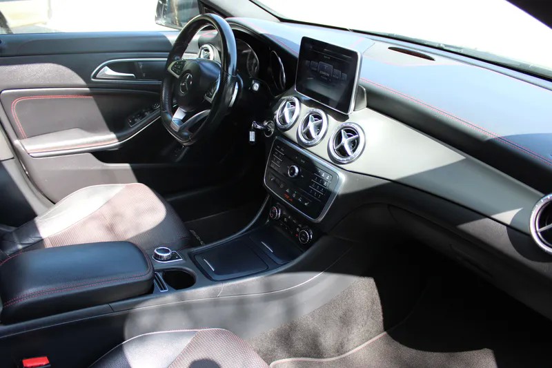 mercedes-benz-220-2015-diesel-2143cc