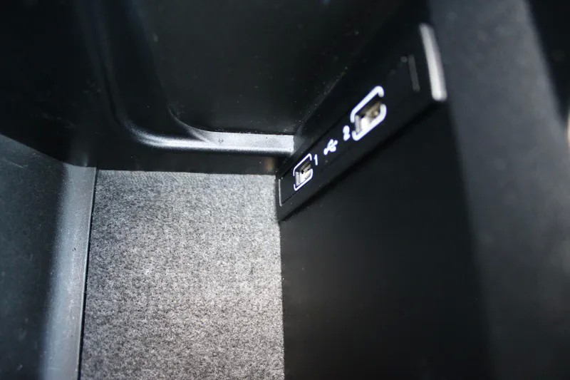 mercedes-benz-220-2015-diesel-2143cc